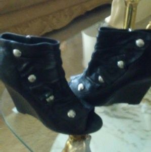 Vince camuto wedge booties